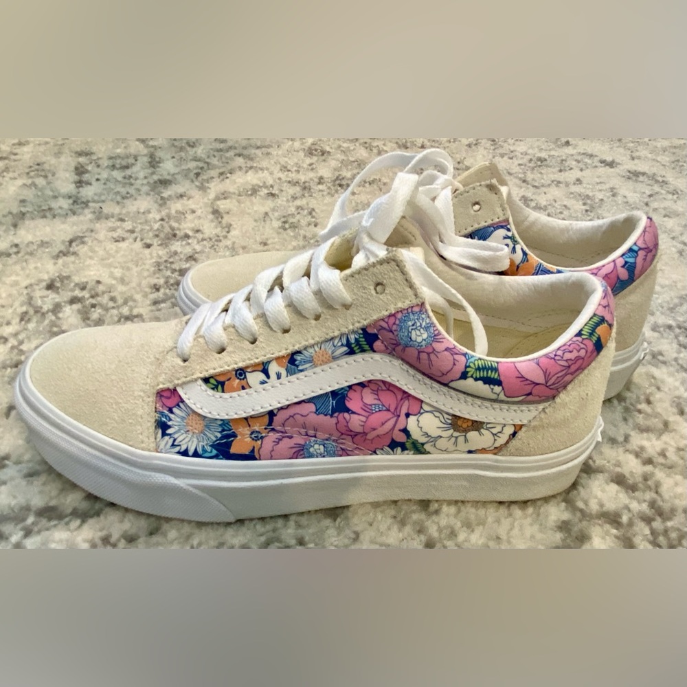 Vans Old Skool Retro Floral Suede. Men’s 5.5 / Women’s 7 / EUR 37